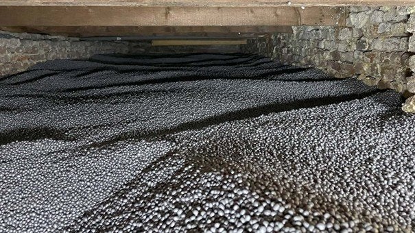 ACTIE - Aanbrengen kruipruimte isolatie EPS parels of chips, Ophalen, 12 cm of meer, Zo goed als nieuw, 15 m² of meer