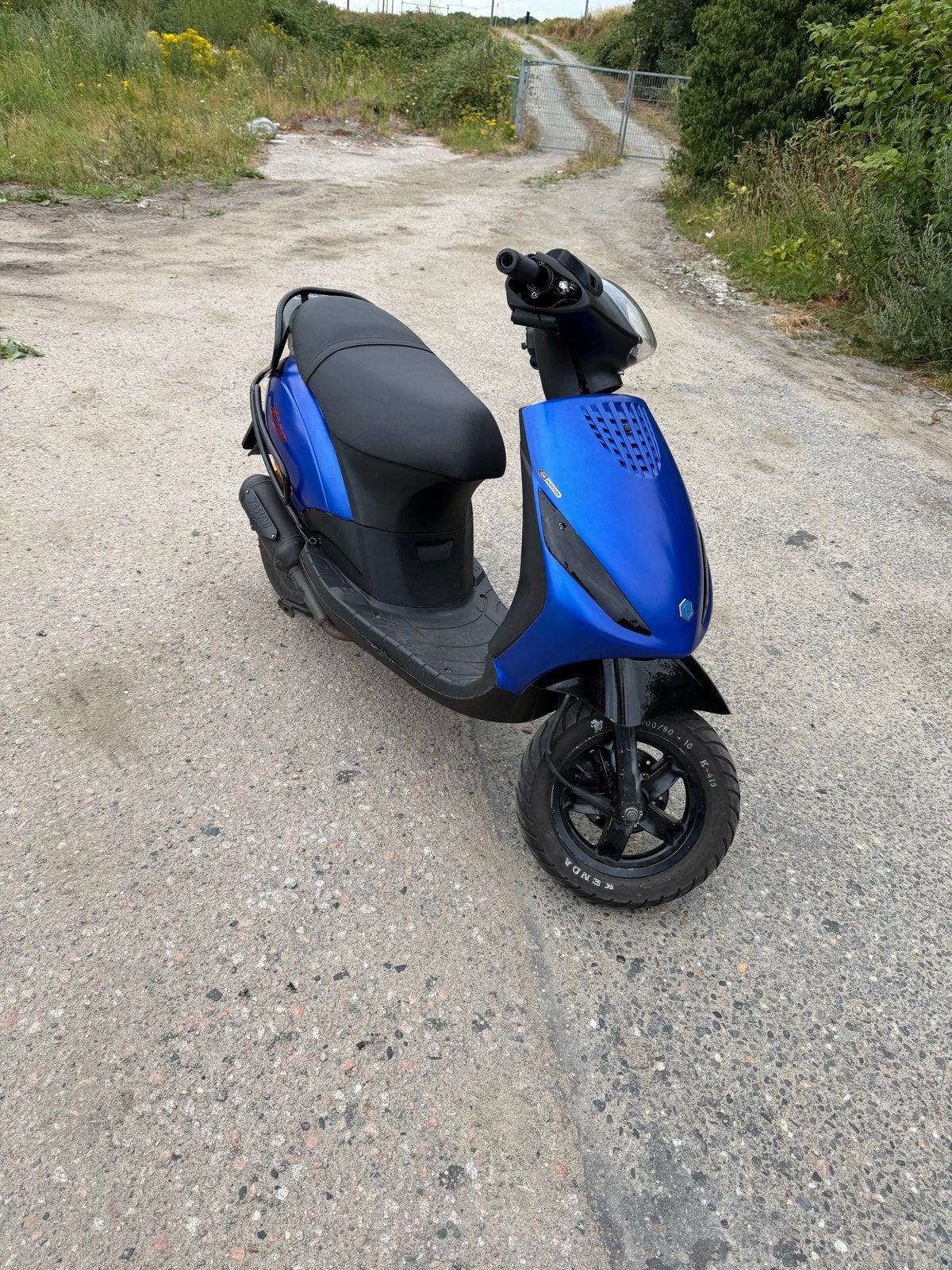 ZIP 2t 50CC 2016 2t frame op brom - Snelle optrek, GPS 55, Fietsen en Brommers, Ophalen, Gebruikt, Blok, Piaggio