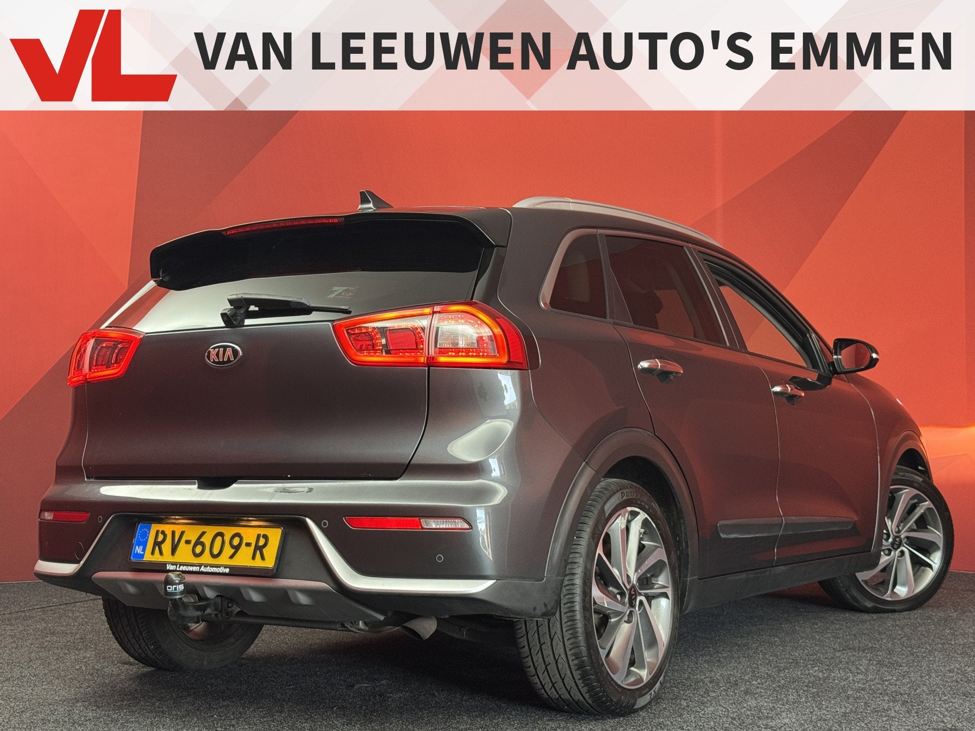 Foto 2 van Kia Niro 1.6 GDi Hybrid First Edition | Stoelkoeling | Cruis