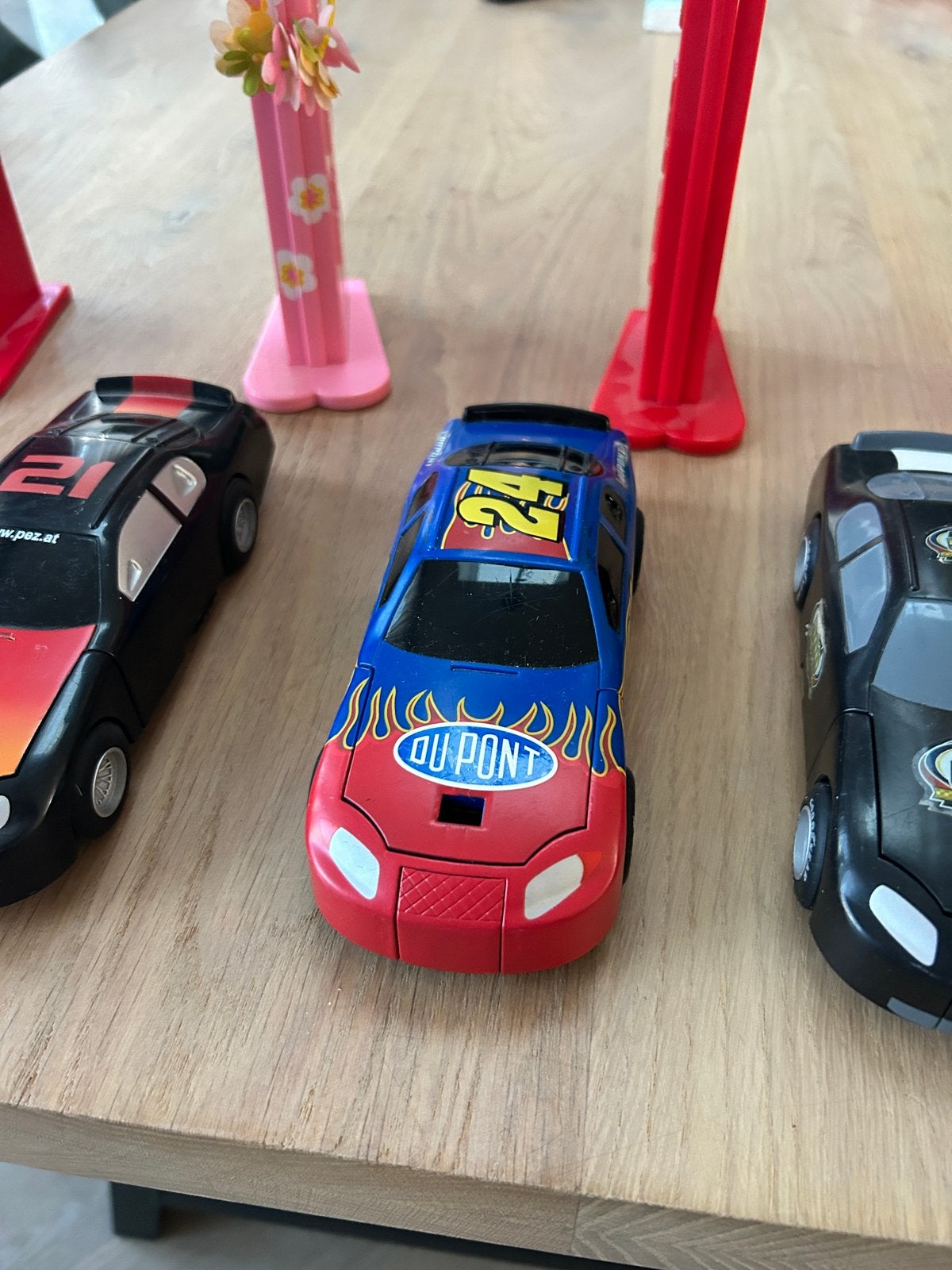 Pez dispensers en speelgoedauto's, Ophalen of Verzenden, Gebruikt