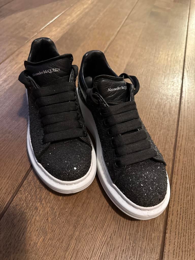 Alexander McQueen Glitter Sneakers Zwart, Kleding | Dames, Zwart, Ophalen of Verzenden, Sneakers of Gympen, Zo goed als nieuw