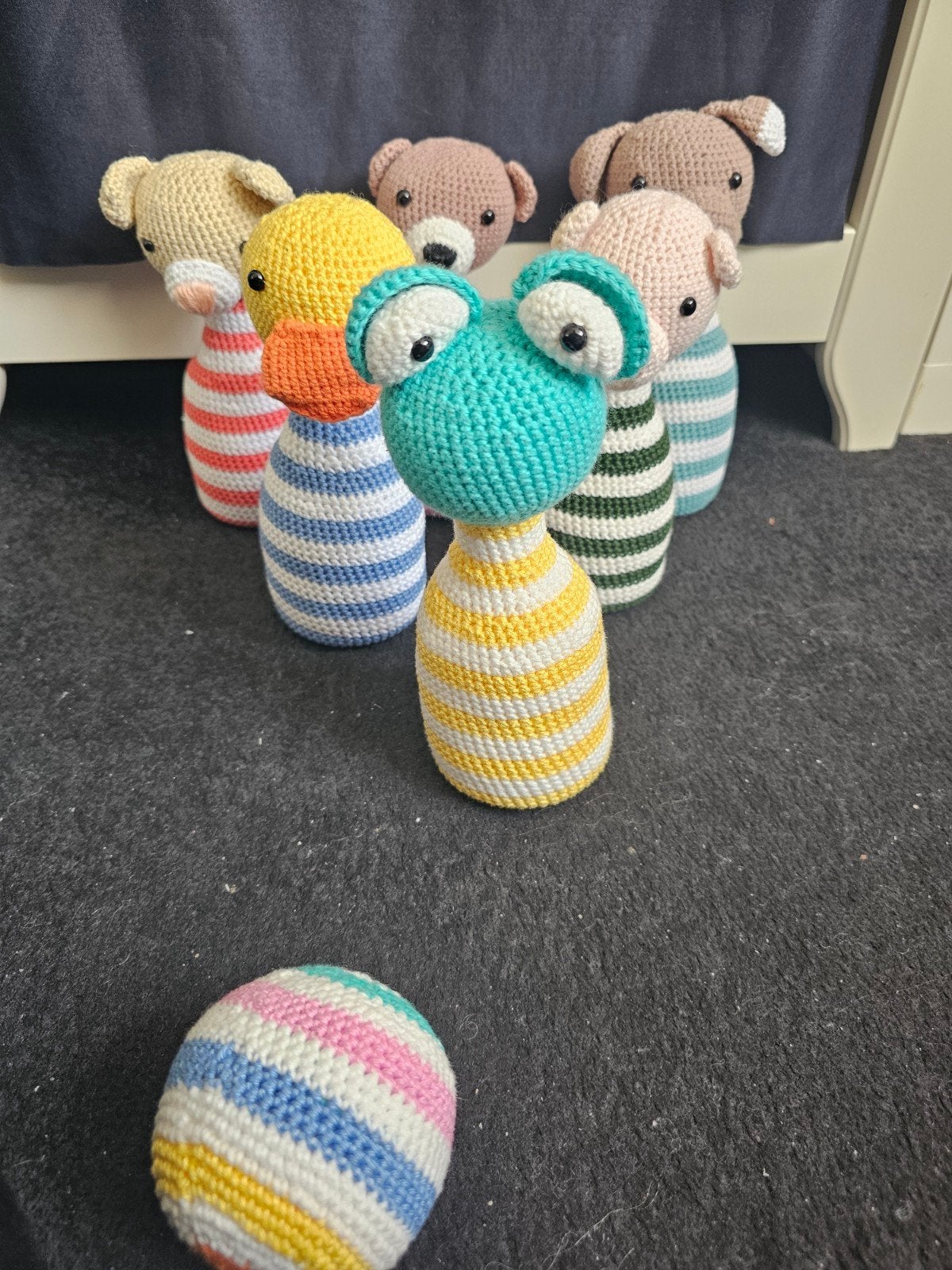 Handgemaakt kraamcadeau bowling set gebreide dieren geboorte, Ophalen of Verzenden, Nieuw, Overige typen