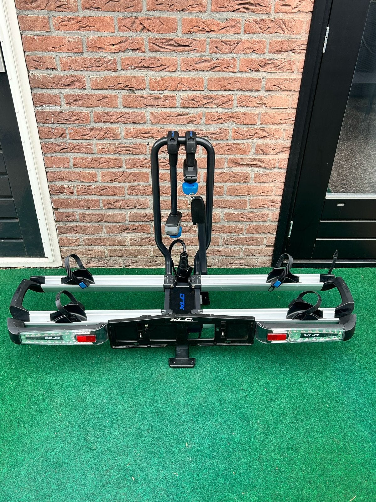 XLC Azura Xtra LED, Kantelbaar, Inklapbaar, ZGAN!, Ophalen, Zo goed als nieuw, Trekhaakdrager