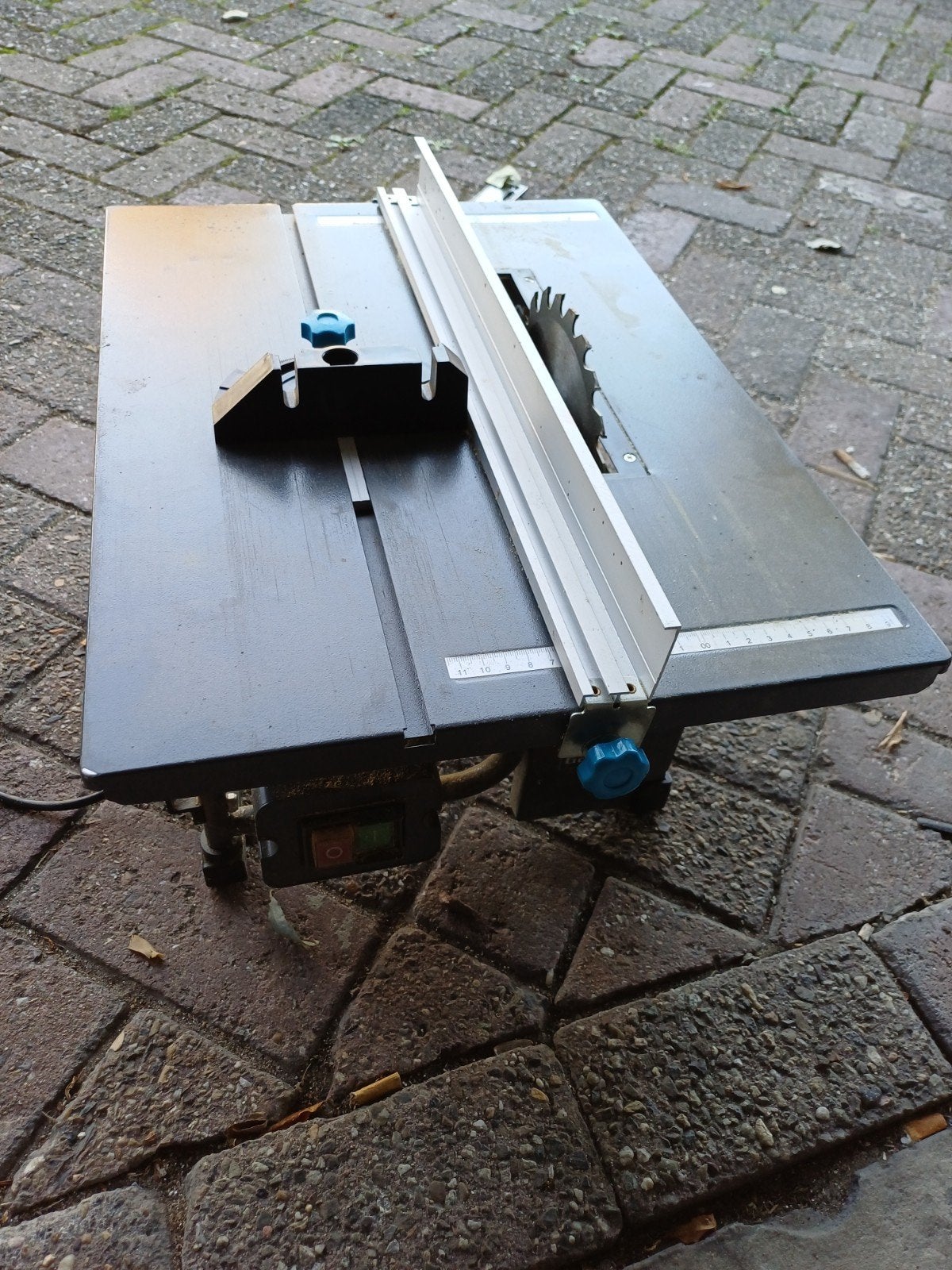 Gamma ZB-200 Zaagtafel - Krachtig en Compact, Ophalen, Gebruikt, Cirkelzaag, 600 tot 1200 watt