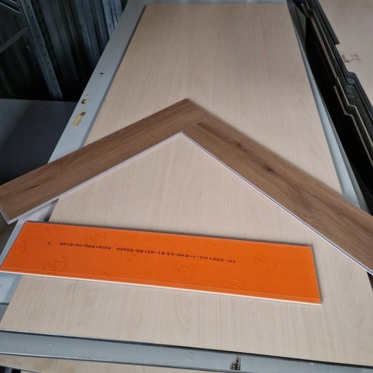 Restpartij 11 m2 Klik PVC Lamett Mantaro Pecan MAN HB-5619, Info@lamett.eu, Nieuw, Ter Donkt 2, 8540 Deerlijk, België, Ophalen