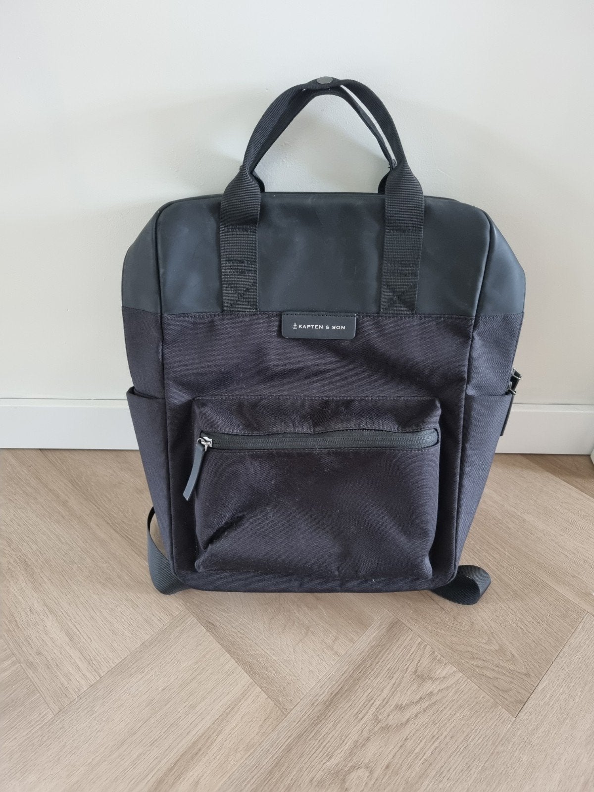 Kapten & Son rugzak zwart model Bergen, Sieraden, Tassen en Uiterlijk, Tassen | Rugtassen, Ophalen of Verzenden, Zo goed als nieuw