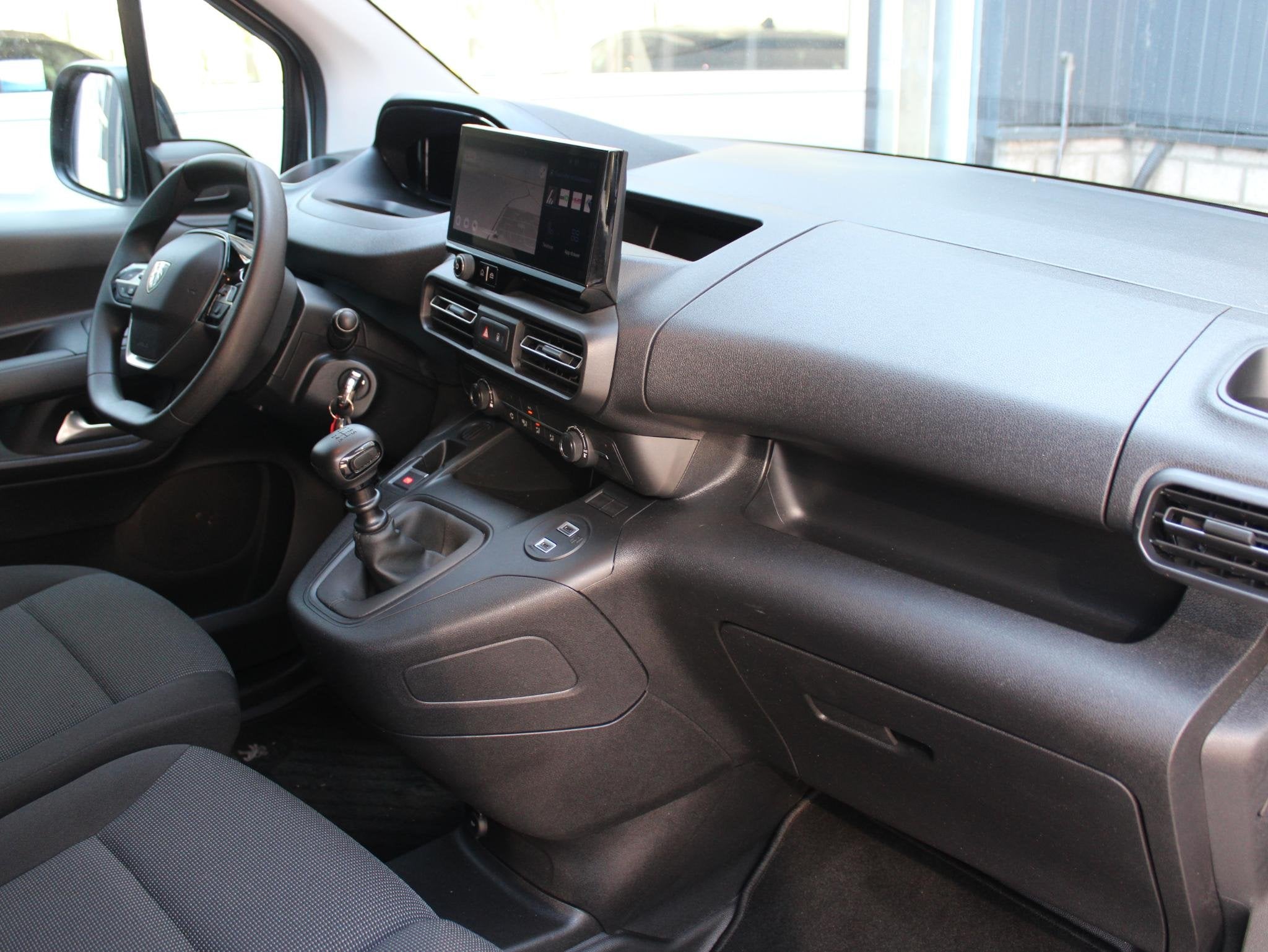 Peugeot Partner 1.5 BlueHDi 100 L1 3-ZITS/DYNAMIC SURROUND V, Voorwielaandrijving, 12 maanden, Gebruikt, Euro 6