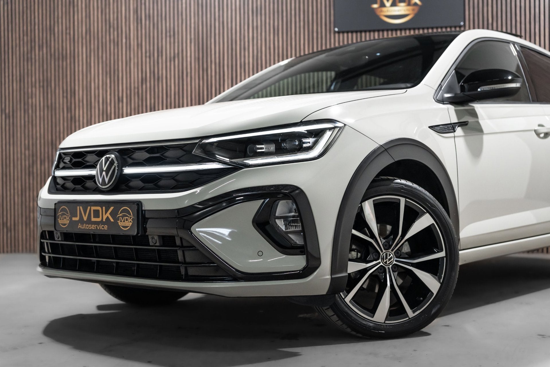 Volkswagen TAIGO 1.5 TSI R-Line DSG PANO IQ, Dealer onderhouden, 4 cilinders, 150 pk, 1197 kg