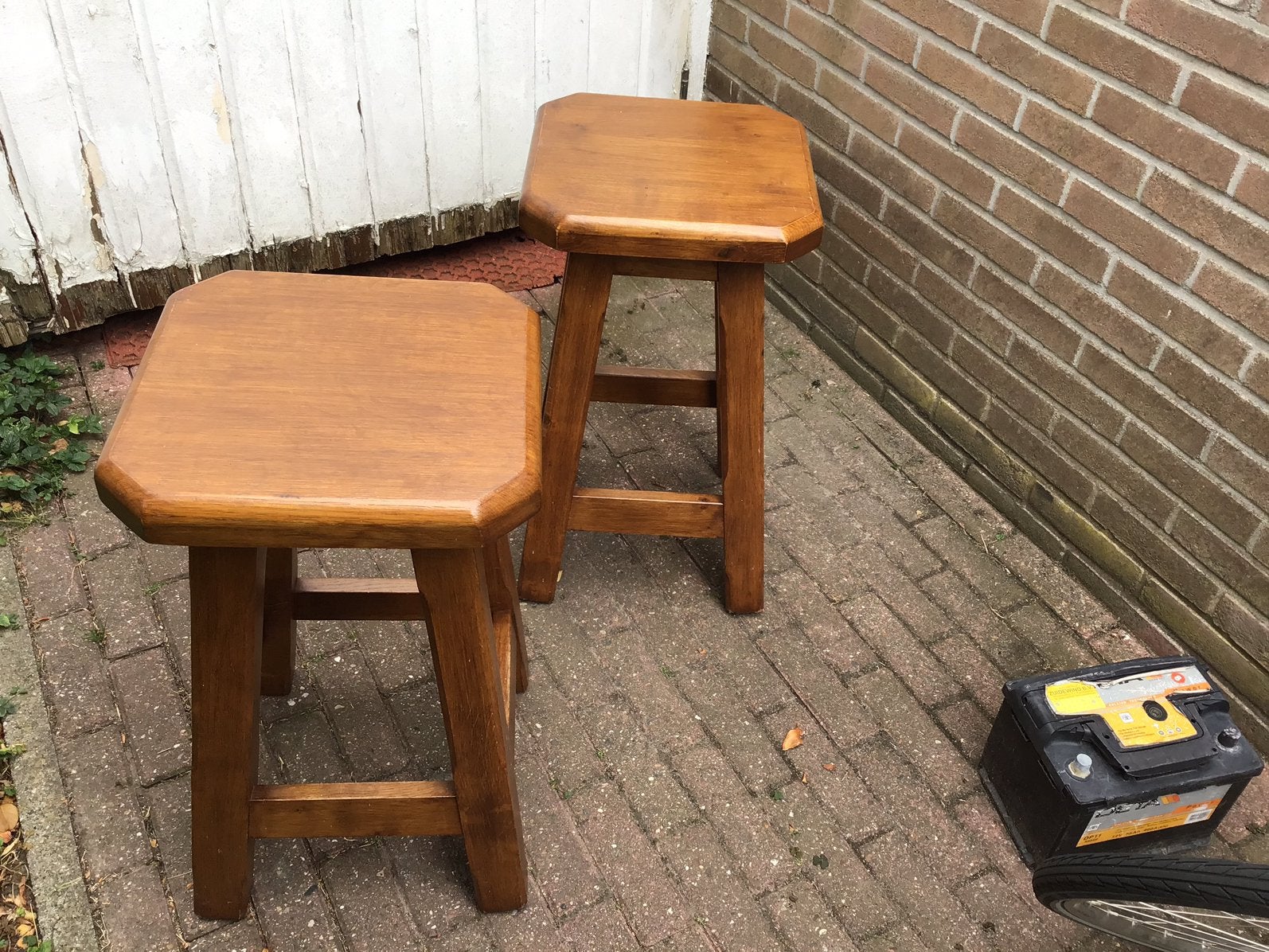 2 zware eiken krukken, Huis en Inrichting, Ophalen, Zo goed als nieuw, Hout