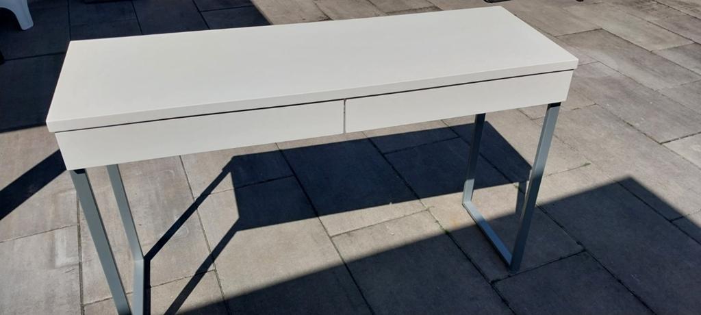 Witte sidetable, Huis en Inrichting, Tafels | Sidetables, Ophalen, 25 tot 50 cm, Rechthoekig, 100 tot 150 cm
