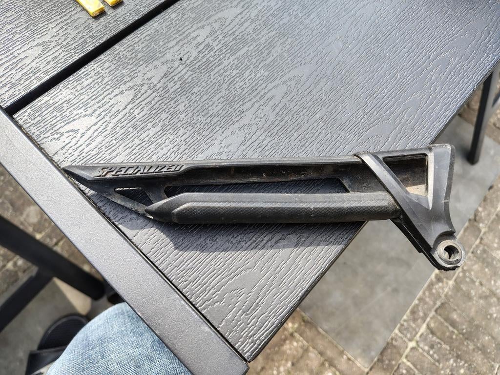 Specialized Kettingbeschermer - Zwart, Fietsen en Brommers, Fietsonderdelen, Gebruikt, Derailleur of Ketting, Kunststof, Mountainbike