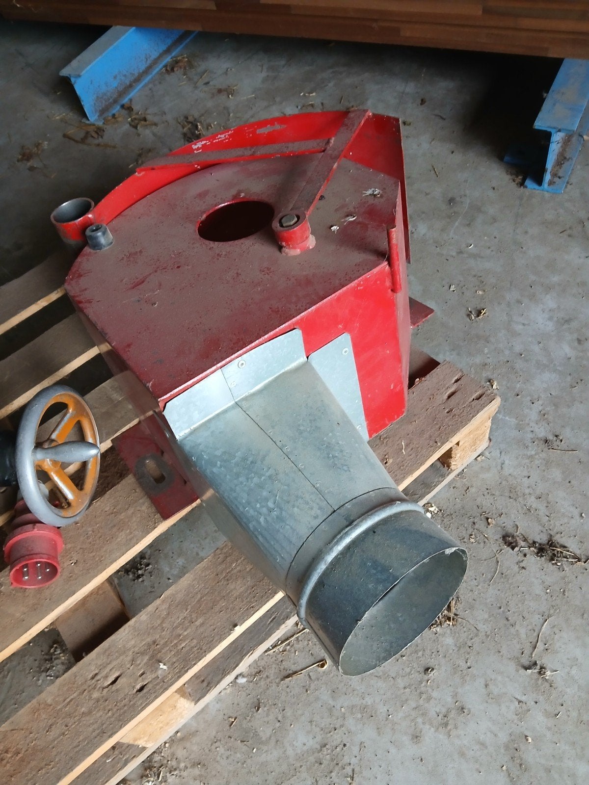 Pennenkap freesmachine, Ophalen, Afzuiger