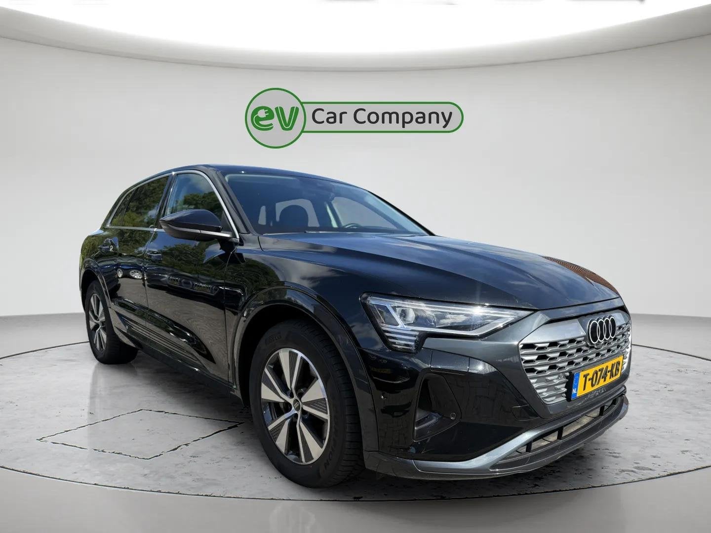 Audi Q8 e-tron 50 quattro Edition 95 kWh | SOH 97% | Camera, Automaat, 131 €/maand, 95 kWh, 491 km