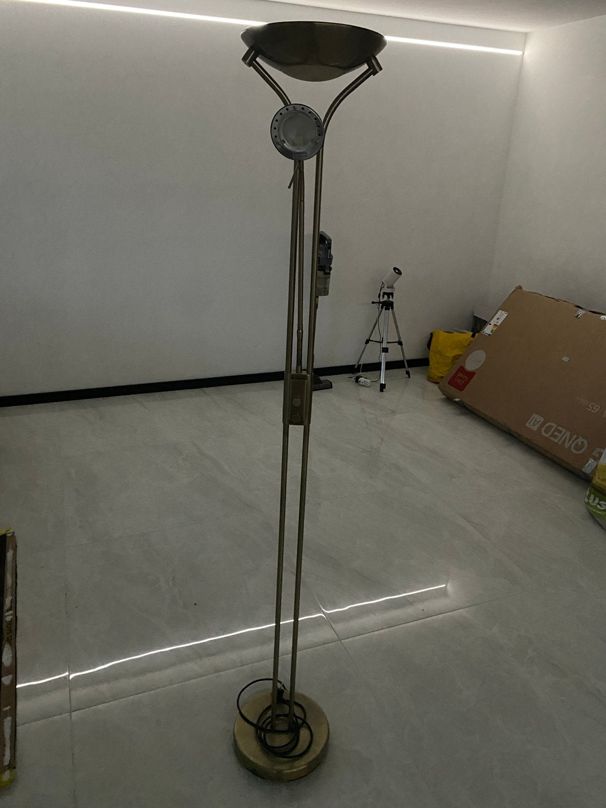 Stijlvolle staande lamp met uplighter en leeslamp, Ophalen, Gebruikt, E27 (groot), Metaal