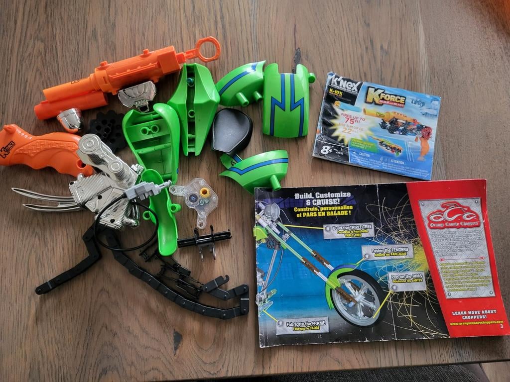 K'nex onderdelen van motor en nerfpistool, boekjes erbij, Ophalen of Verzenden, Gebruikt
