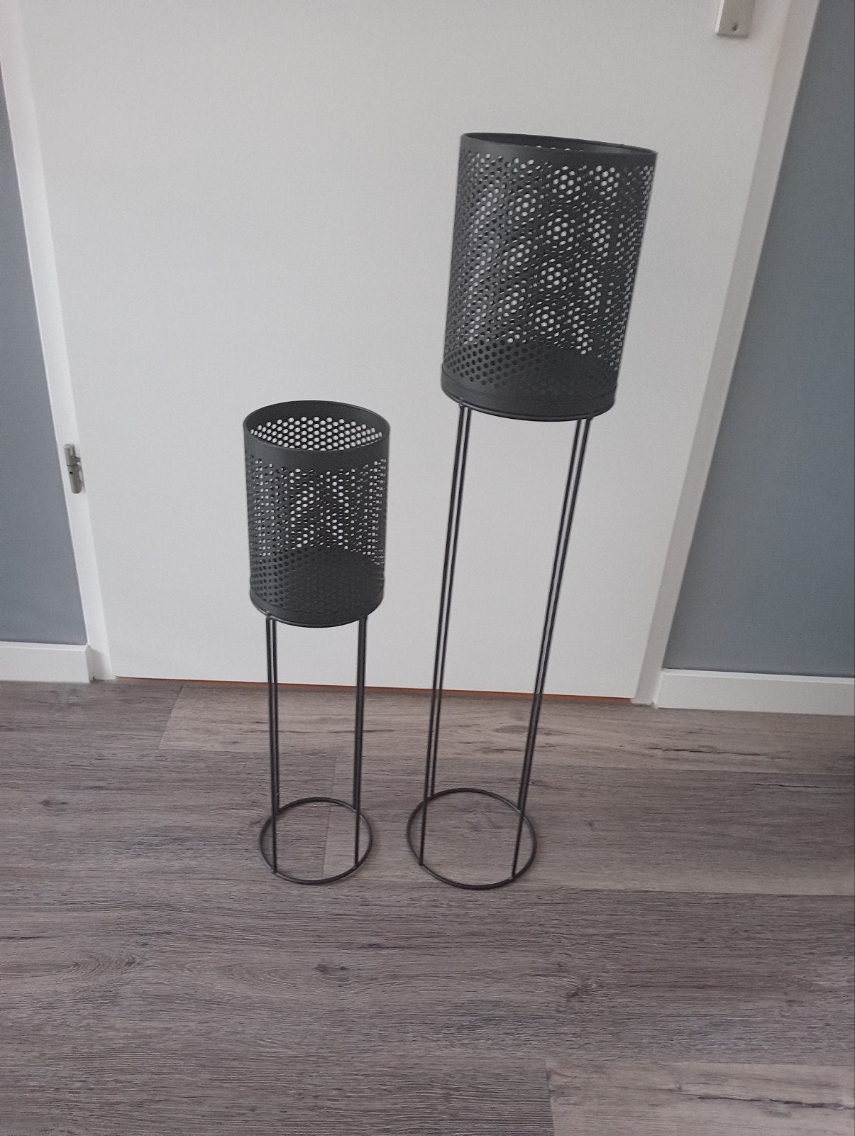 Set van 2 zwarte metalen windlichten/lantaarns, Ophalen, Windlicht, Zo goed als nieuw, Metaal