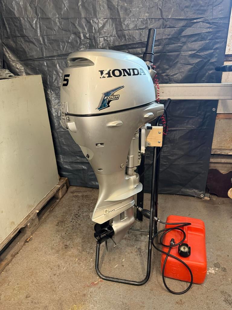 Foto 2 van Honda 9,9 PK Buitenboordmotor - Four Stroke- kortstaart