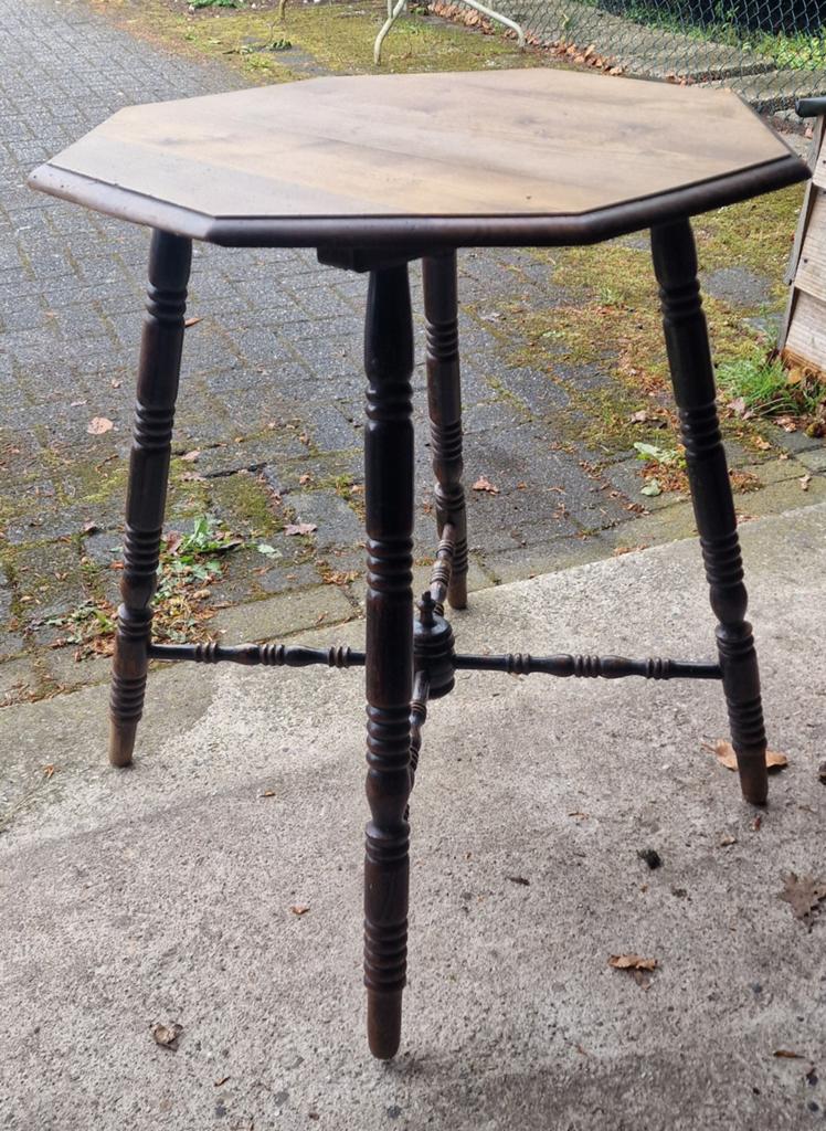 Oud hoog achthoekig tafeltje, 59x57,5x70 cm, Ophalen