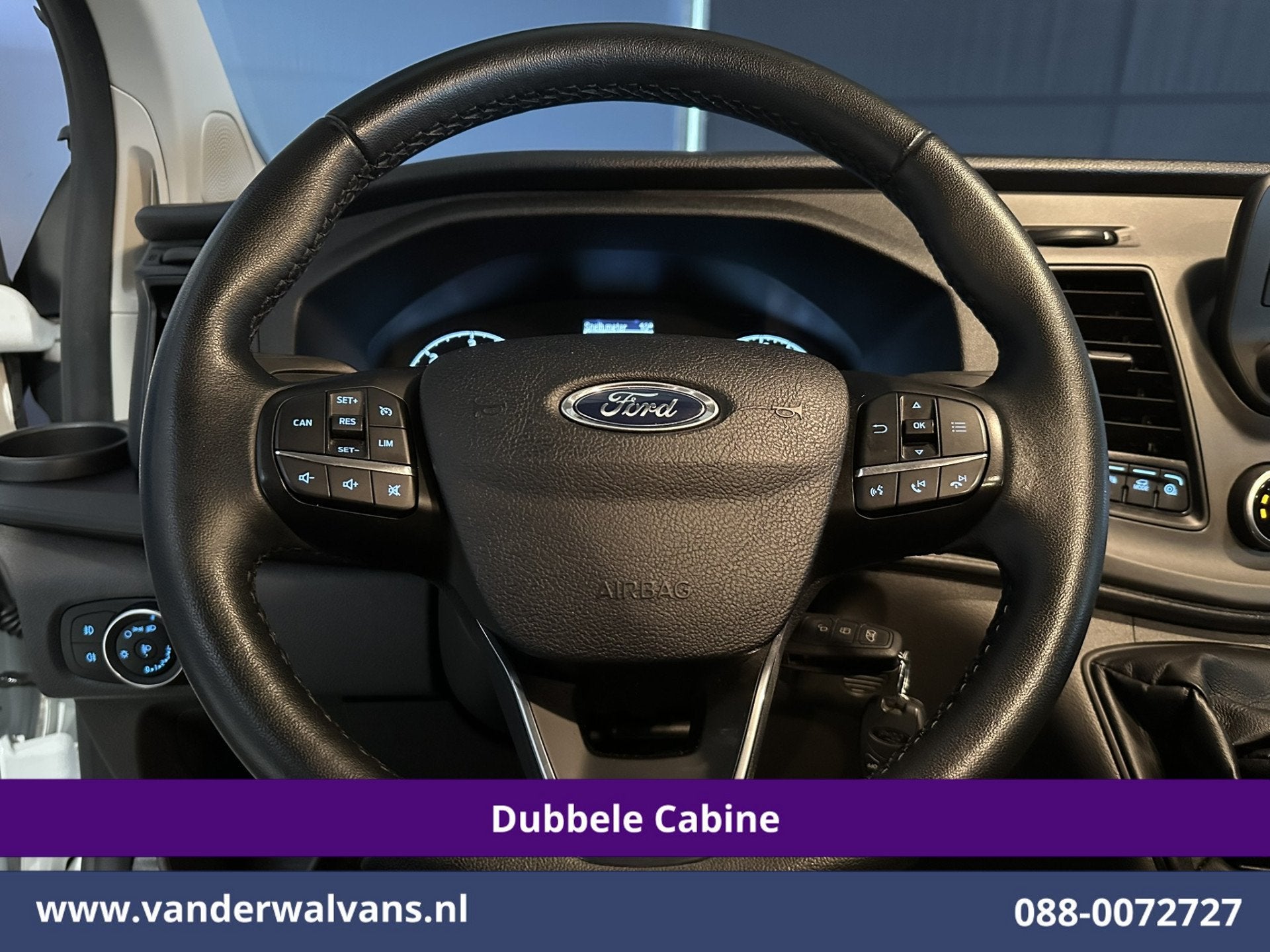 Ford Transit Custom 2.0 TDCI 130pk L2H1 Dubbele Cabine Euro6, Auto's, Bestelauto's, Voorwielaandrijving, 4 cilinders, 2113 kg