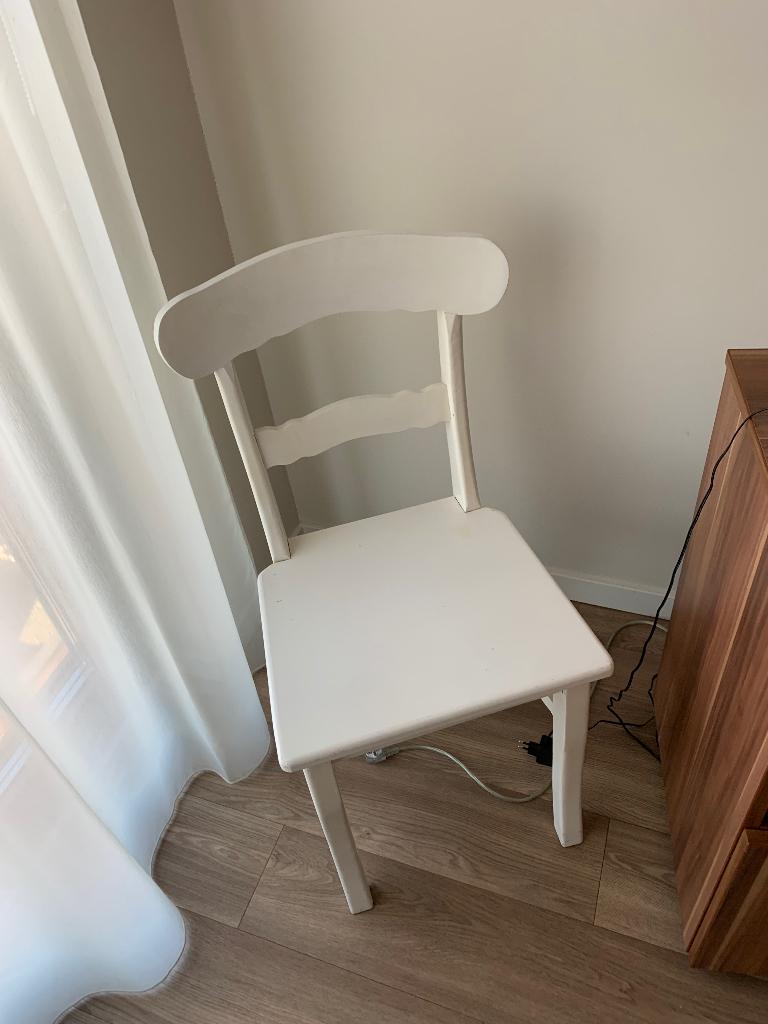 Te koop witte houten stoel, Ophalen, Gebruikt, Wit, Eén
