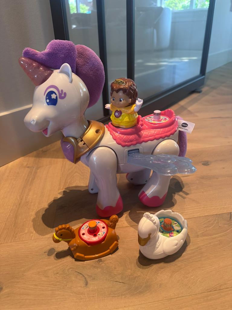 V-tech Unicorn met prinses, zwaan en hobbelpaardje, Ophalen, Zo goed als nieuw, Meisje