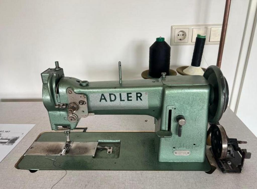 Adler 67-62 Industriële Naaimachine, Pfaff 591 en 1425, Gebruikt, Naaimachine, Industrieel, Ophalen