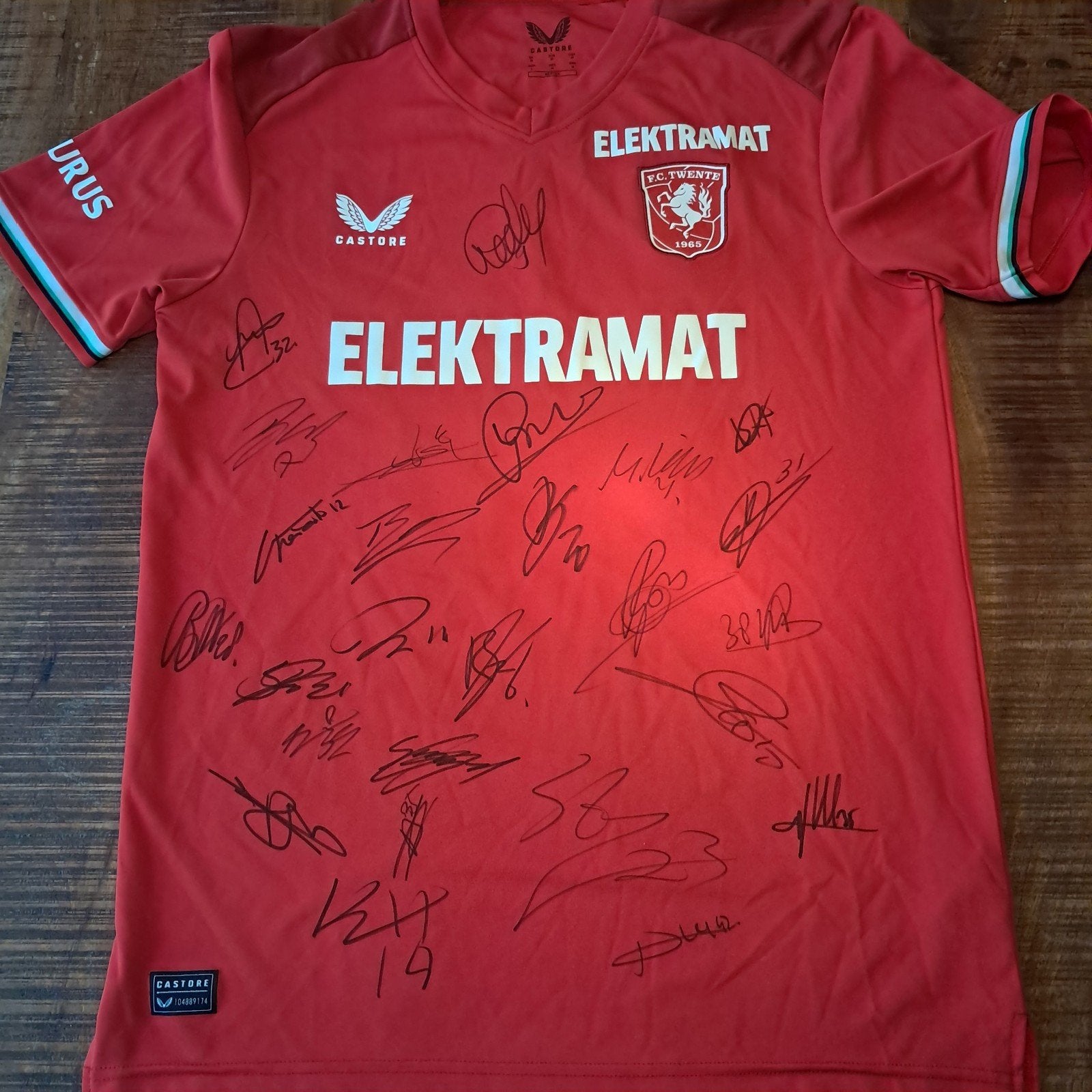 FC Twente Thuisshirt 2023/2024 gesigneerd - Maat M, Maat M, Ophalen of Verzenden, Zo goed als nieuw