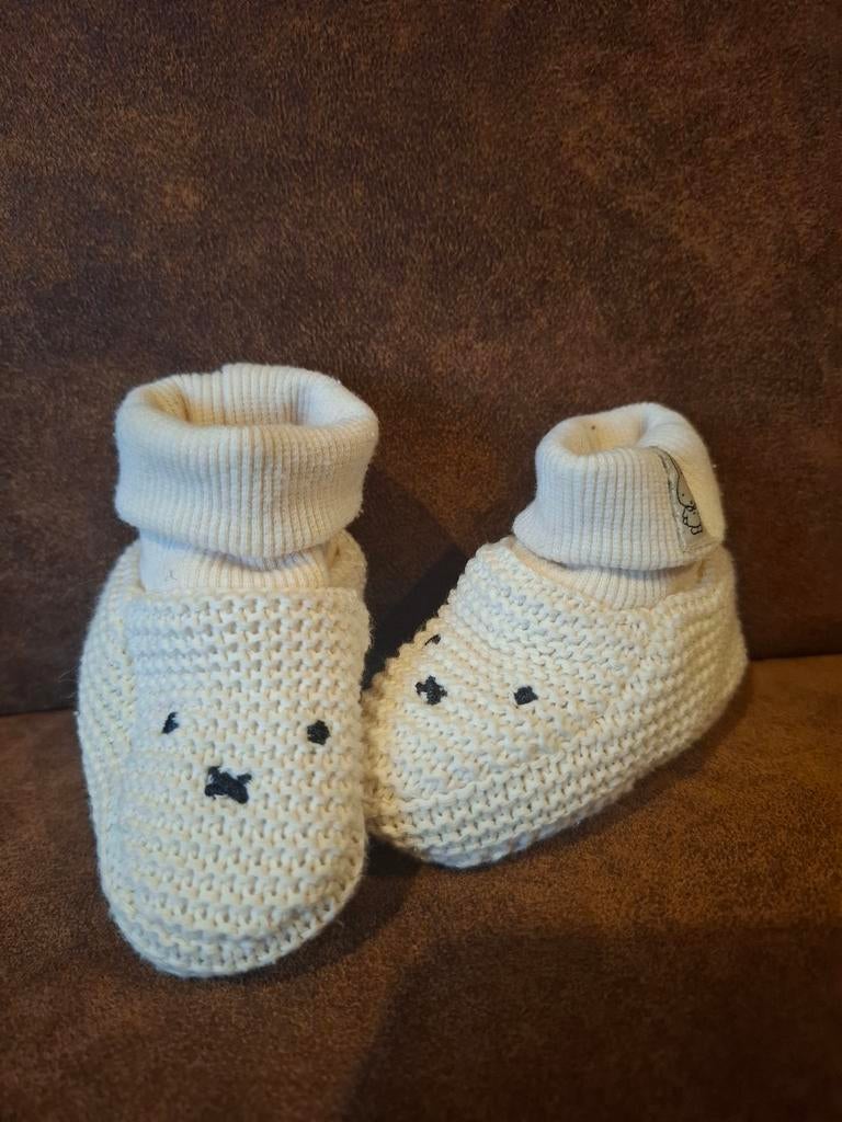 Nijntje baby slofjes wit zo goed als nieuw, Slofjes, Jongetje of Meisje, Nijntje, Ophalen of Verzenden