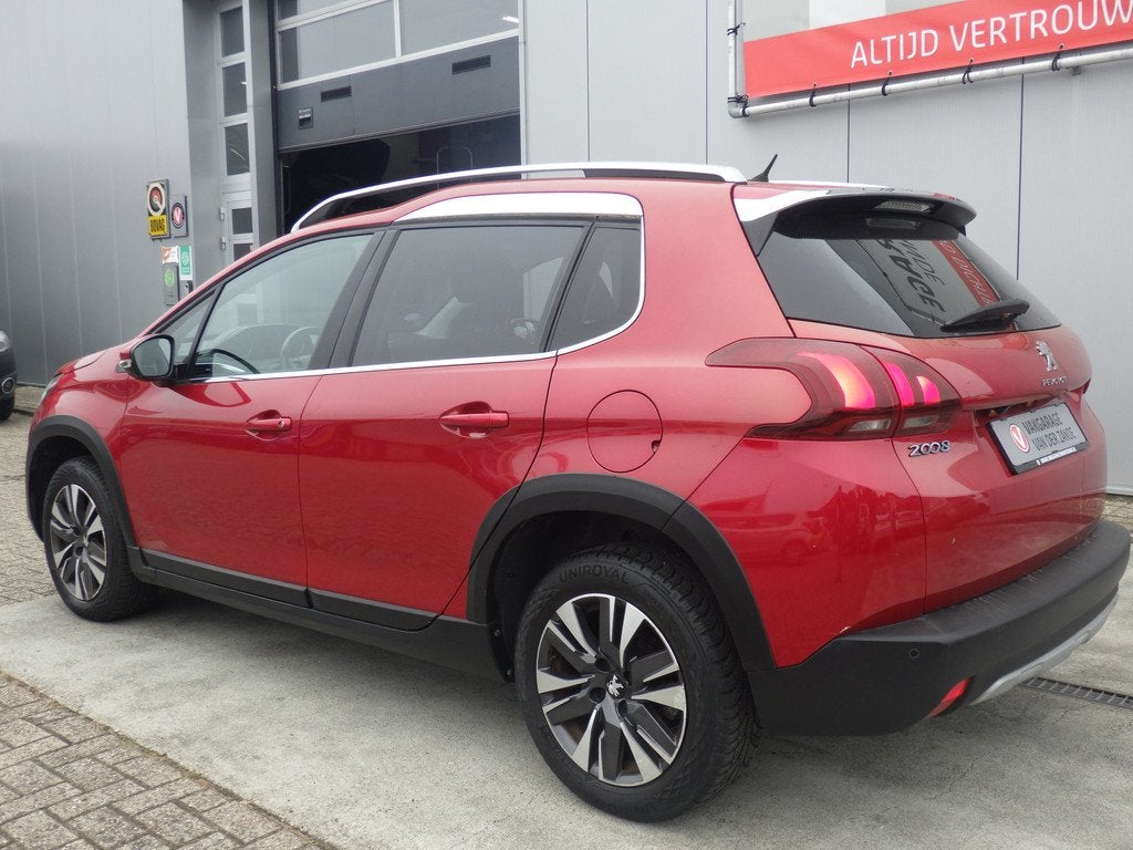 Peugeot 2008 1.2 Automaat Allure, Panodak, Camera, Cruise, N, Auto's, Peugeot, Gebruikt, Zwart, 1199 cc, Leder en Stof