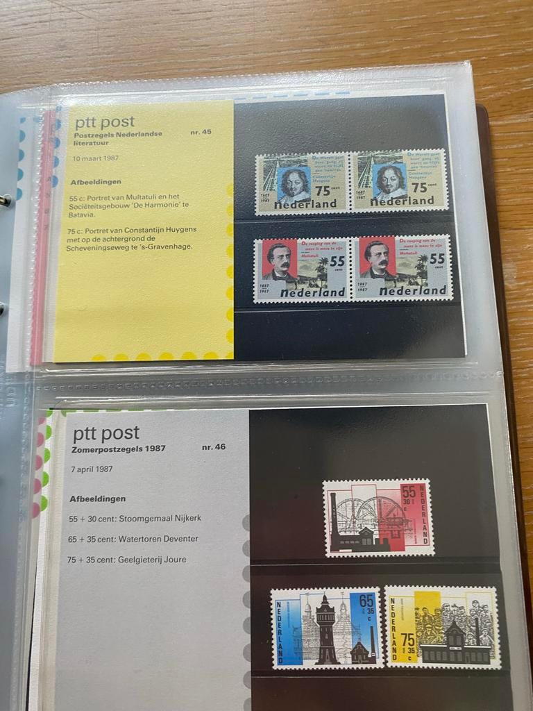 PTT postzegelmapjes 1982-1993 - Complete collectie, Postzegels en Munten, Postzegels | Nederland, Ophalen of Verzenden, Na 1940