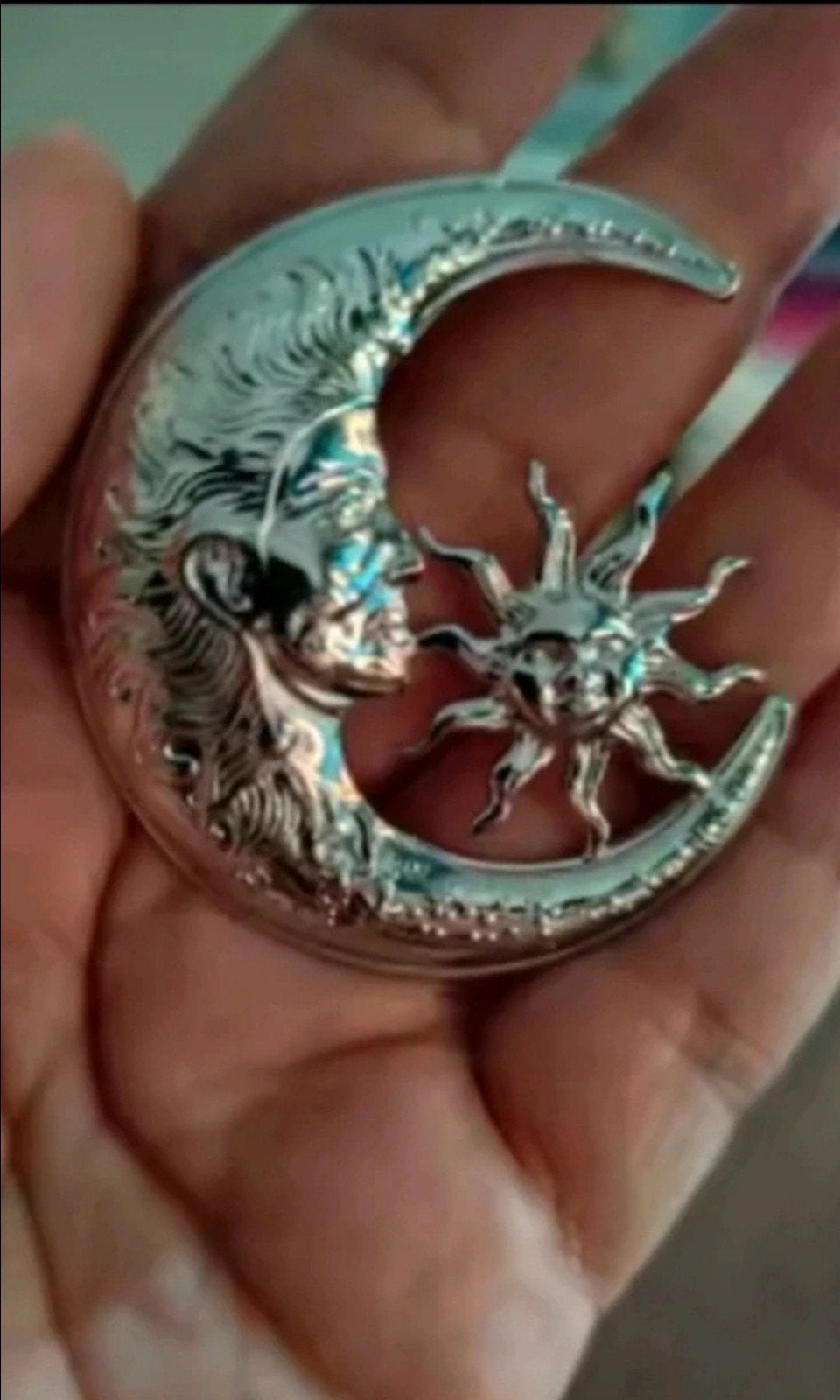 Nieuwe Broche Maan en Zon Design, Ophalen, Overige materialen, 4 tot 7 cm, Nieuw