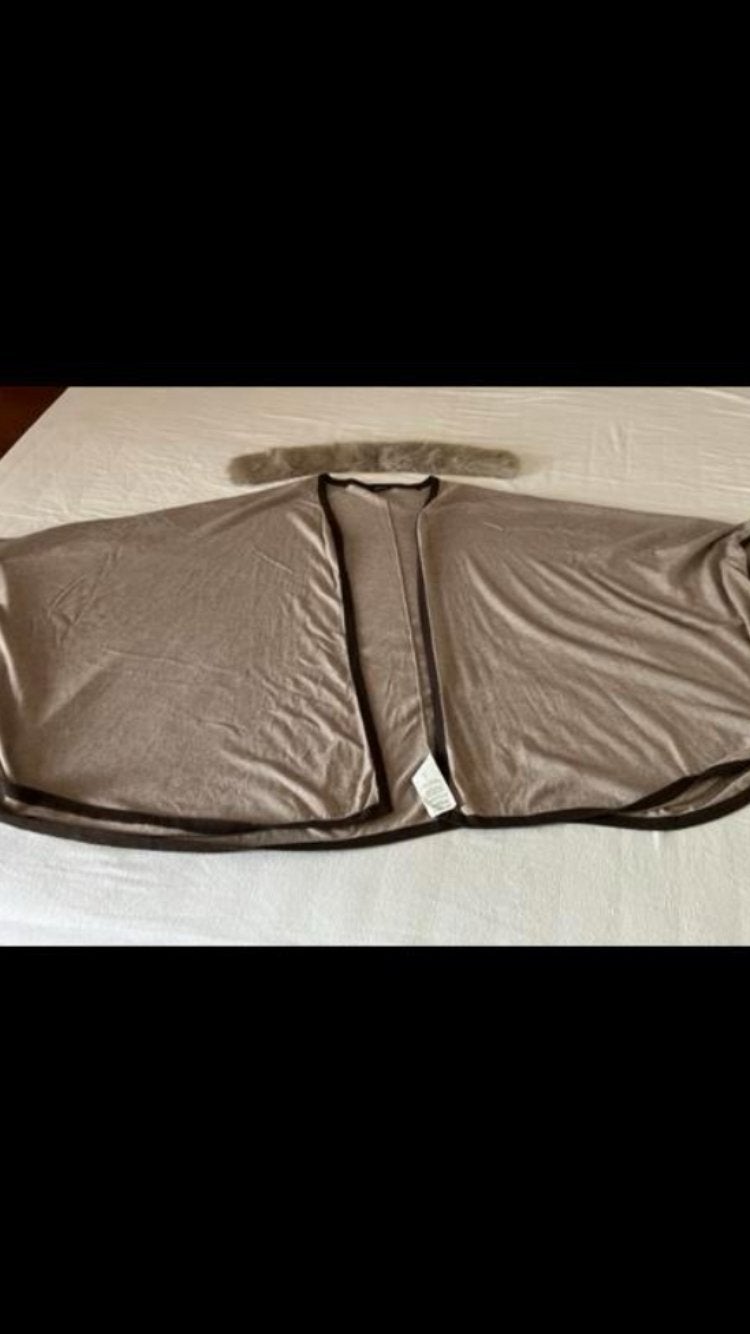 Gerry Weber Stijlvolle poncho/cape met bontkraag, Ophalen of Verzenden, Zo goed als nieuw, Maat 38/40 (M), Beige