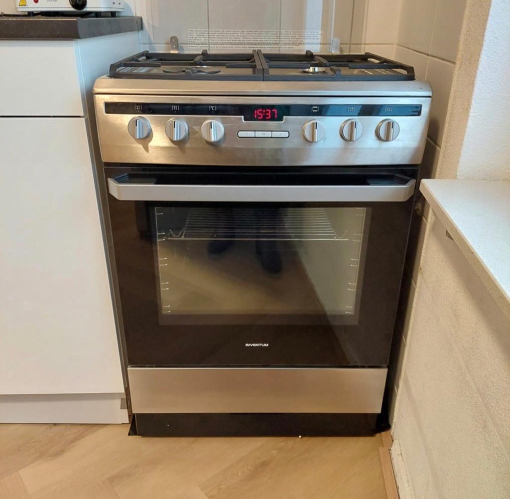 Samsung Gasfornuis met heteluchtoven, Zo goed als nieuw, Gas, Vrijstaand, 85 tot 90 cm