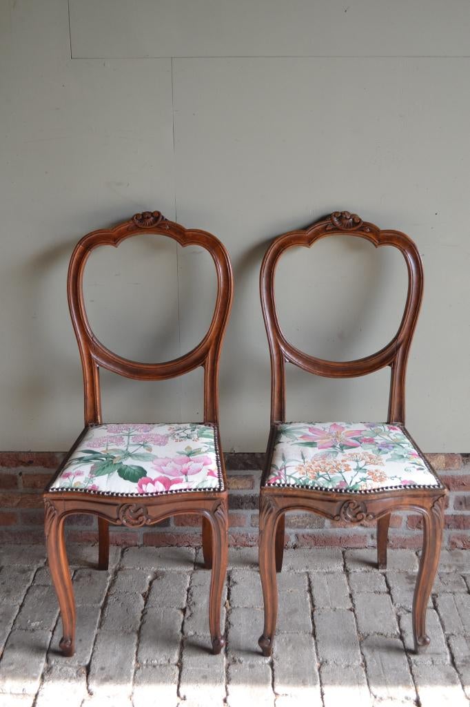 Prachtige set van 2 gespiegelde mahonie Art Deco stoelen.