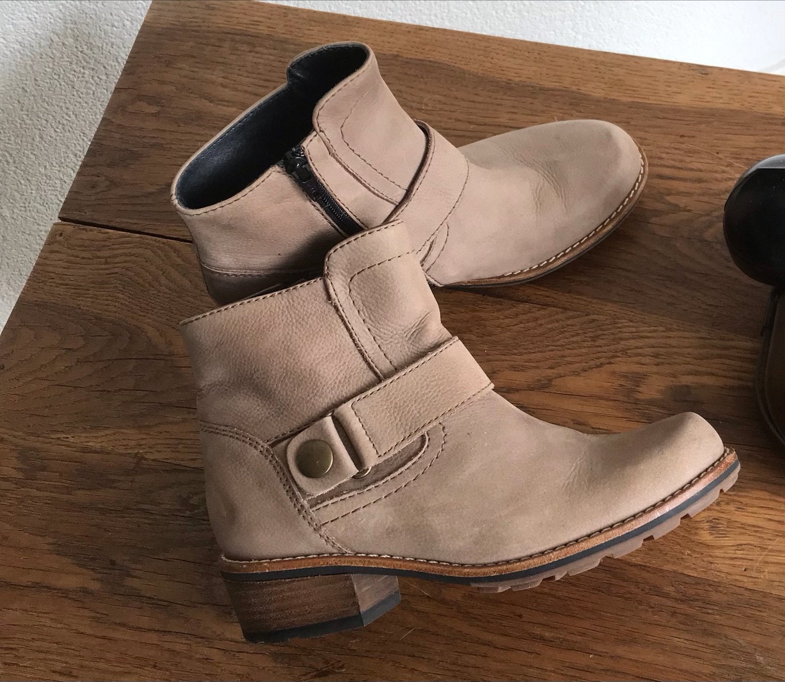 Wolky enkellaarsjes maat 36 - zo goed als nieuw, Kleding | Dames, Bruin, Lage of Enkellaarzen, Ophalen of Verzenden, Zo goed als nieuw