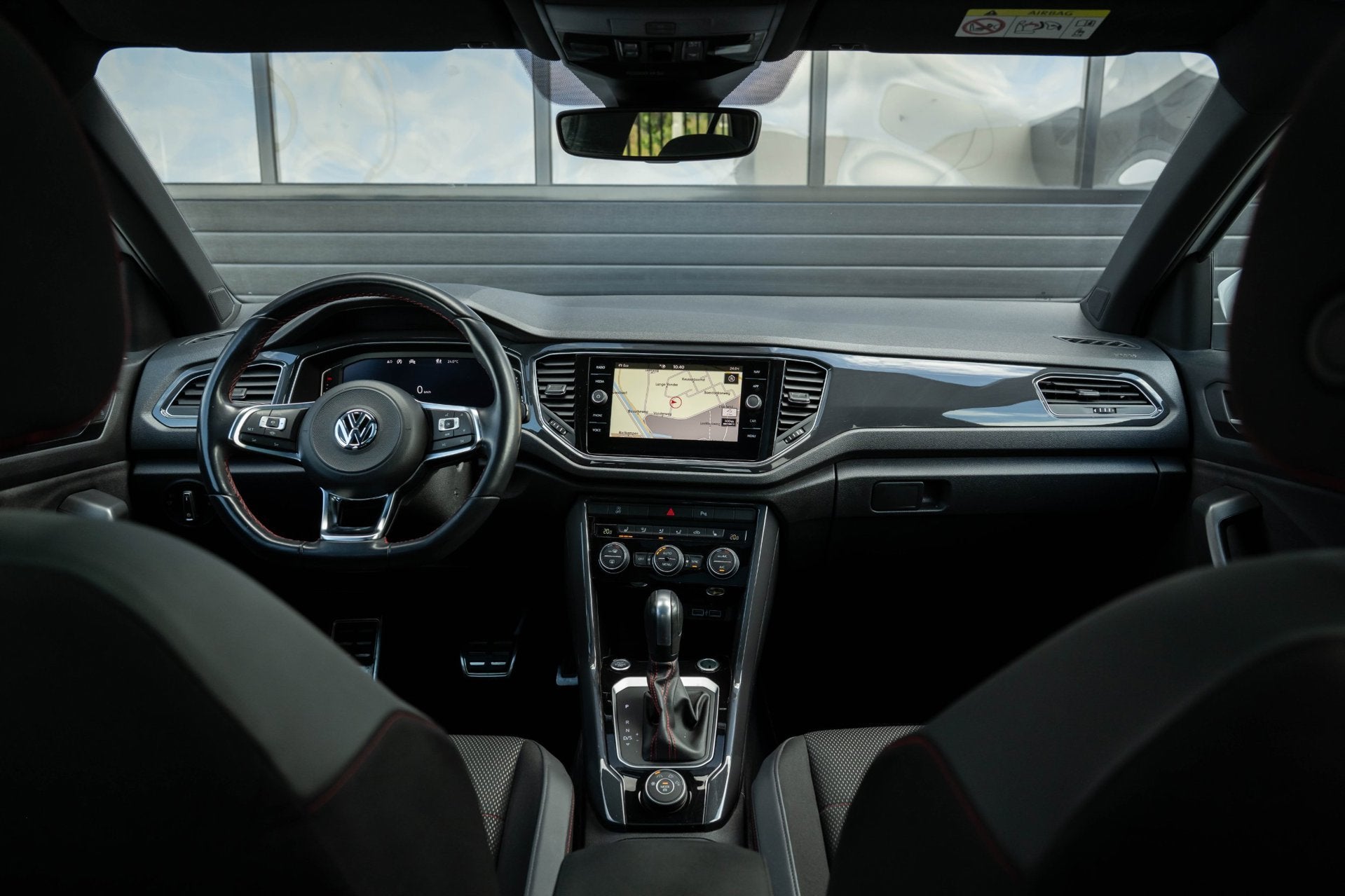 Volkswagen T-Roc 2.0 TSI 4Motion Sport|Pano|Winterpakket|Key, Auto's, Volkswagen, Automaat, Stof, Gebruikt, Zwart