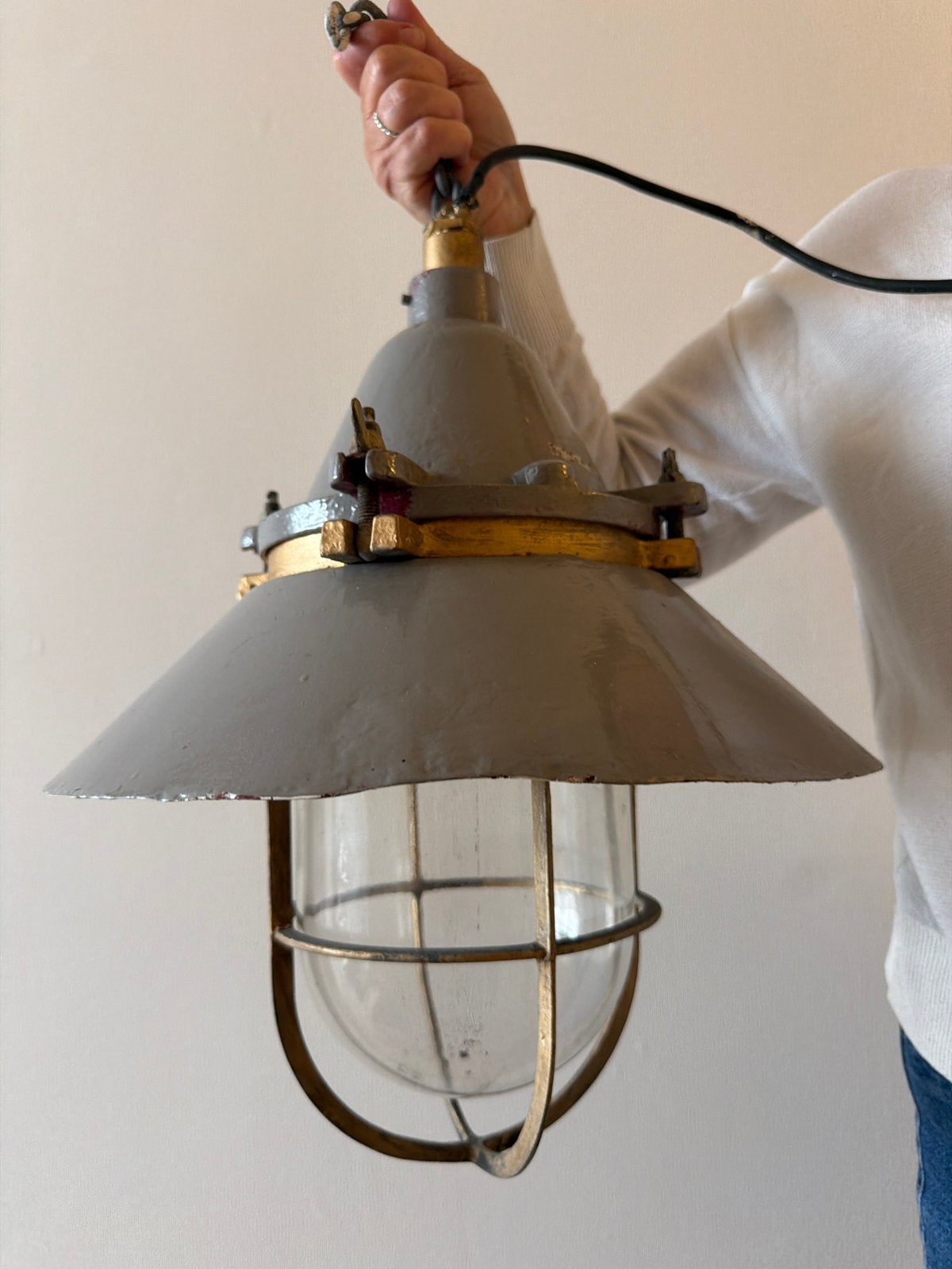 Vintage Industriële Hanglamp - Grijs/Goud, Ophalen of Verzenden