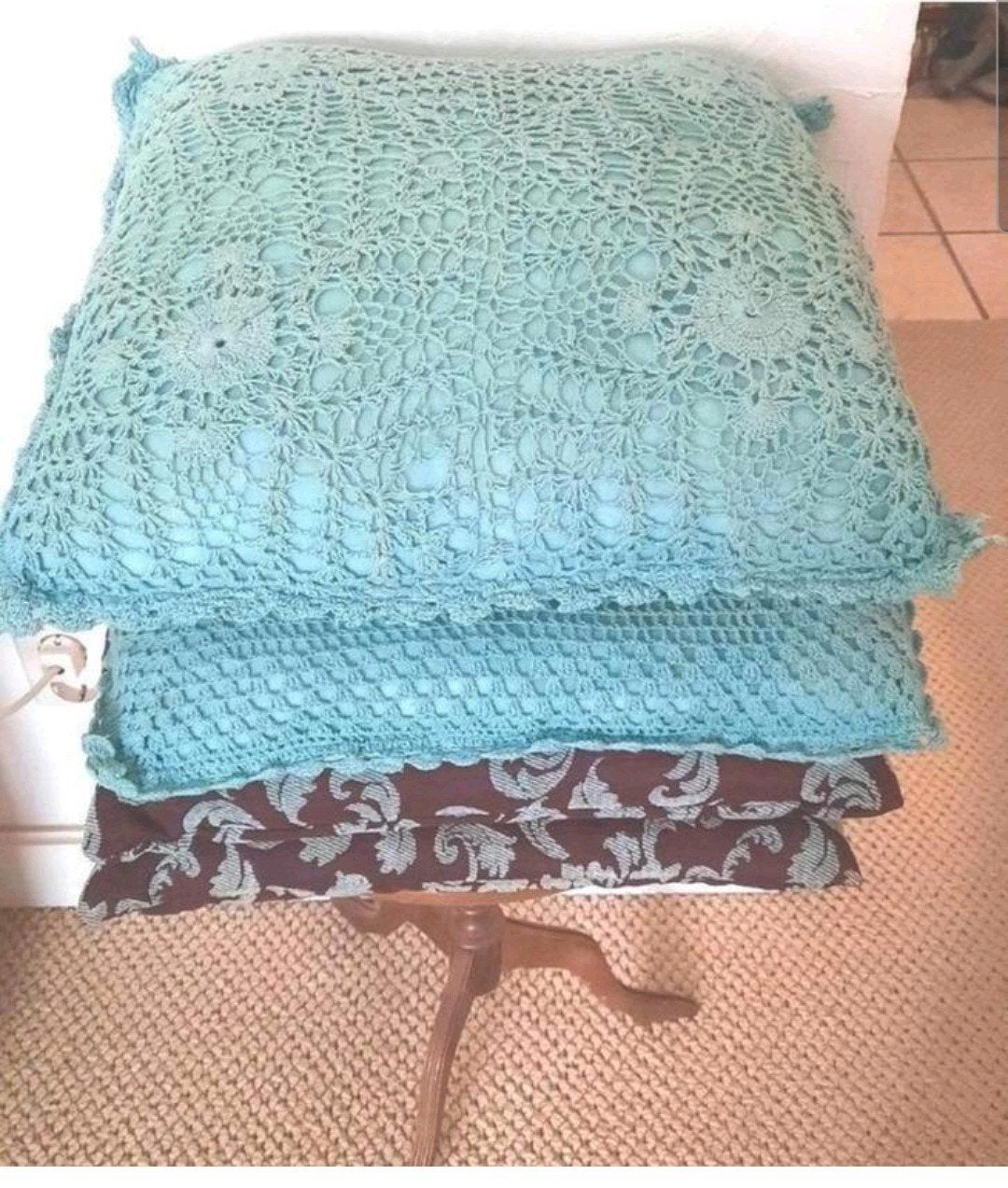 4 mooie kussens (2x gehaakt aqua en 2x aqua met bruin)40x40, Overige merken, Bruin, Verzenden, Vierkant