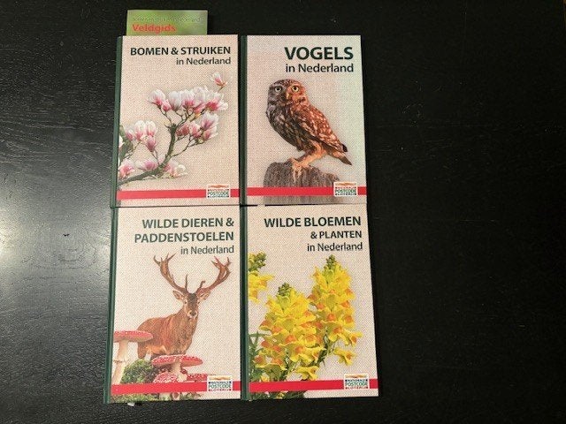 Postcode loterij natuurgidsen 4 x, Boeken, Ophalen of Verzenden, Zo goed als nieuw