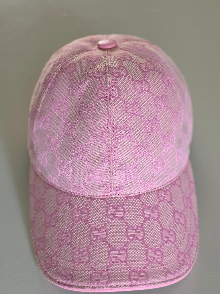 gucci pet dubai roze speciaal, Kleding | Dames, Hoeden en Petten, 56 of 57 cm (M, 7 of 7⅛ inch), Verzenden, Zo goed als nieuw