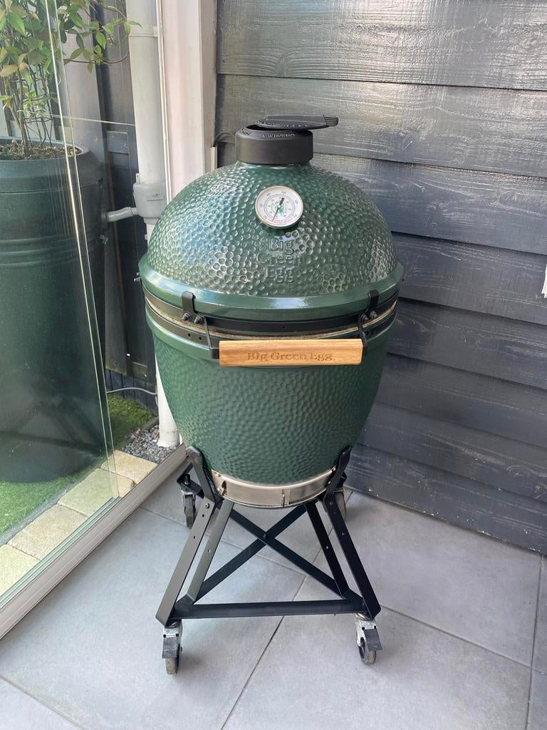 Big Green Egg Large met onderstel en accessoires, Ophalen of Verzenden, Zo goed als nieuw, Met accessoires
