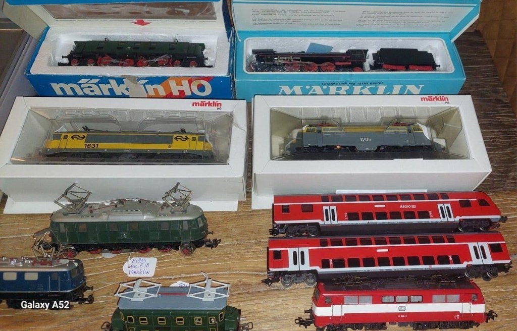 grote partij Märklin H0 treinen en toebehoren, wisselstroom, Ophalen, Wisselstroom, Locomotief, Nieuw