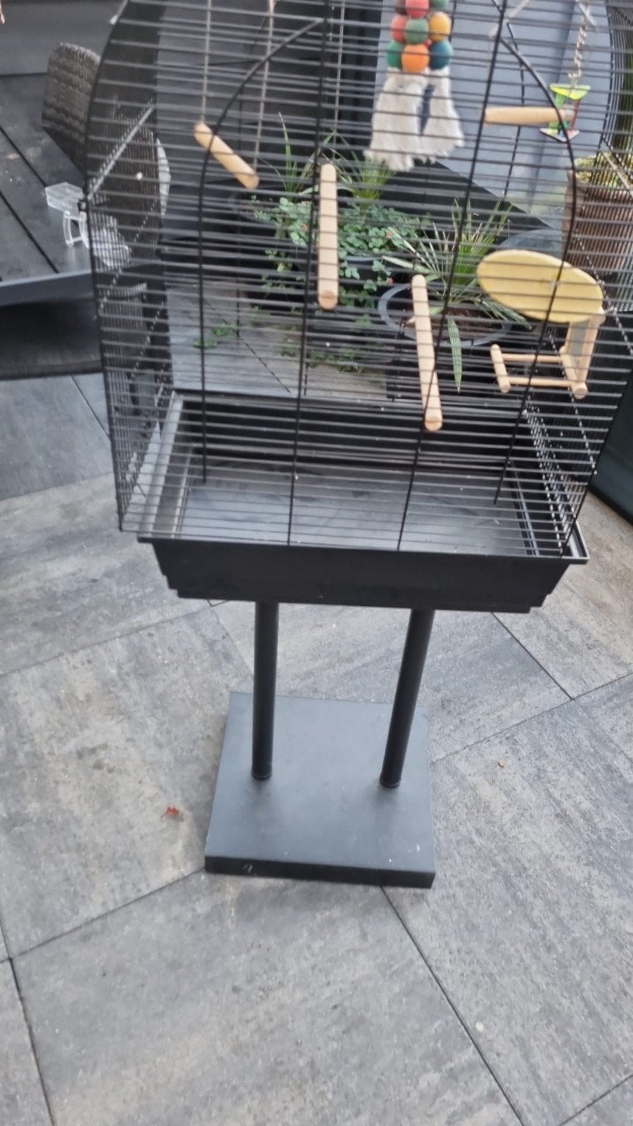 vogelkooi met standaard zo goed als nieuw, Dieren en Toebehoren, Vogels | Hokken en Kooien, Ophalen, Zo goed als nieuw, Metaal