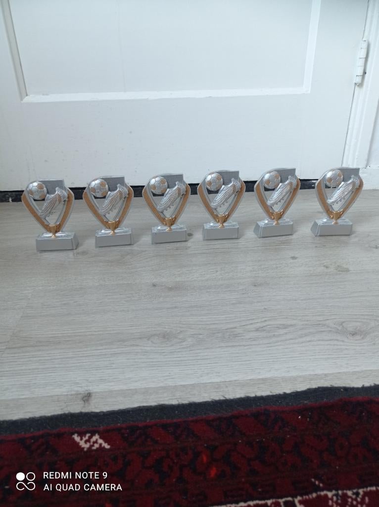 6 voetbal trofee nieuw hoogte 12 cm, Verzamelen, Ophalen of Verzenden, Nieuw