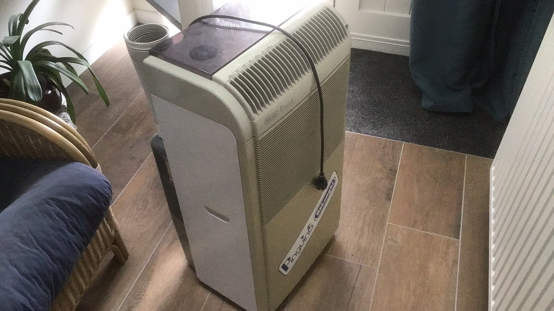 Goed werkende Mobiele airco - DeLonghi Pinguino PAC G1/M, Ophalen, Gebruikt, Minder dan 60 m³, Koelen en Ontvochtigen