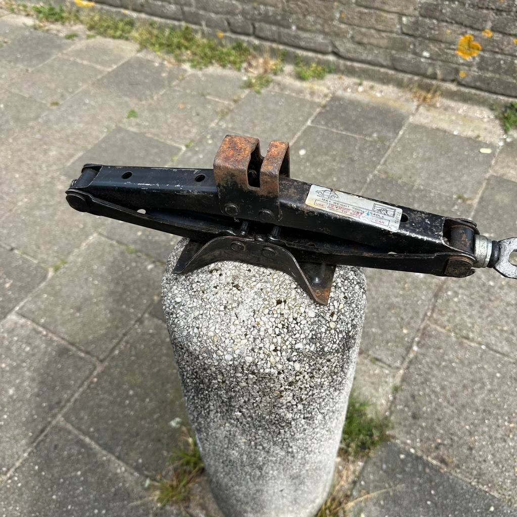 Schaarkrik - Max. 700kg - Gebruikt/wielsleutel, Ophalen of Verzenden, Gebruikt, Manueel, Schaarkrik