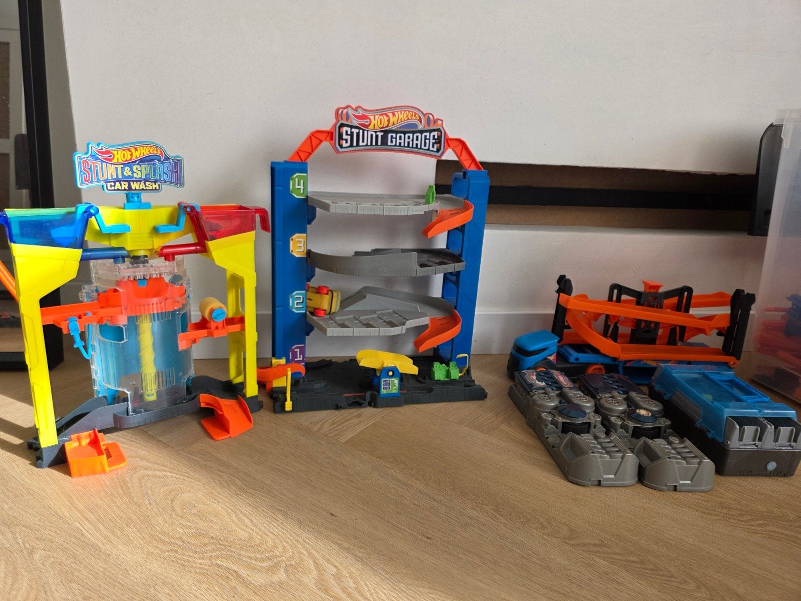 Hot Wheels Stunt Garage, Car Wash en meer, Ophalen, Gebruikt, Jongen of Meisje
