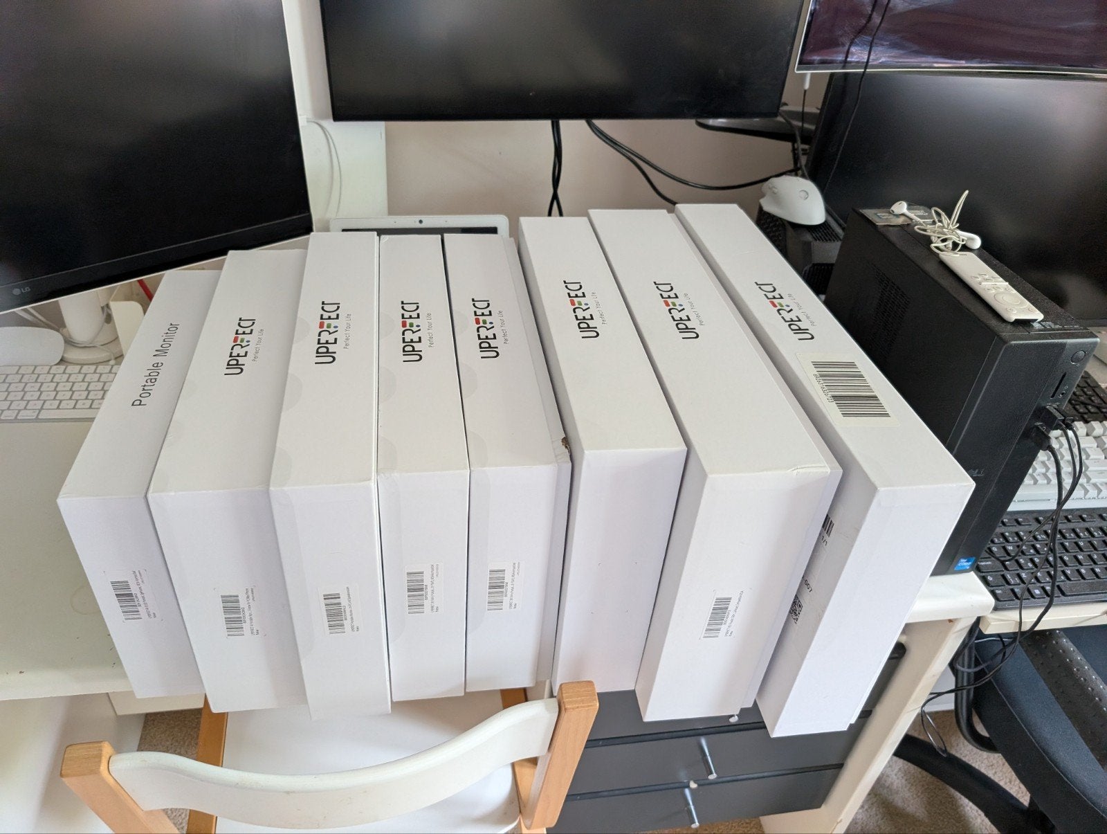 8 UPERFECT MONITOREN, Computers en Software, Monitoren, Gaming, Ingebouwde speakers, 3 tot 5 ms, UPERFECT