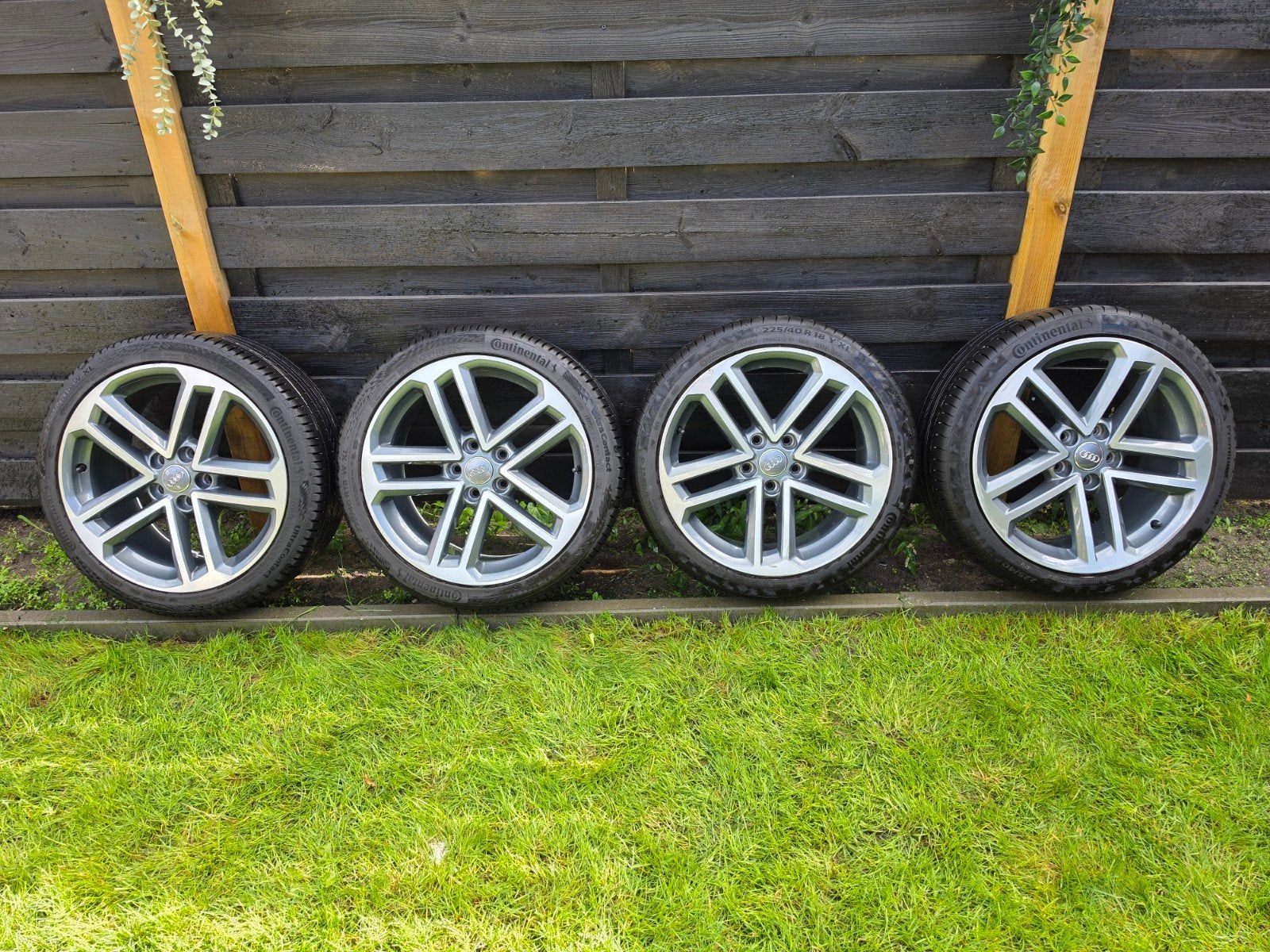 Originele Audi S-line 18 inch wielen met Continental banden, Auto-onderdelen, Ophalen, 18 inch, Gebruikt, Banden en Velgen