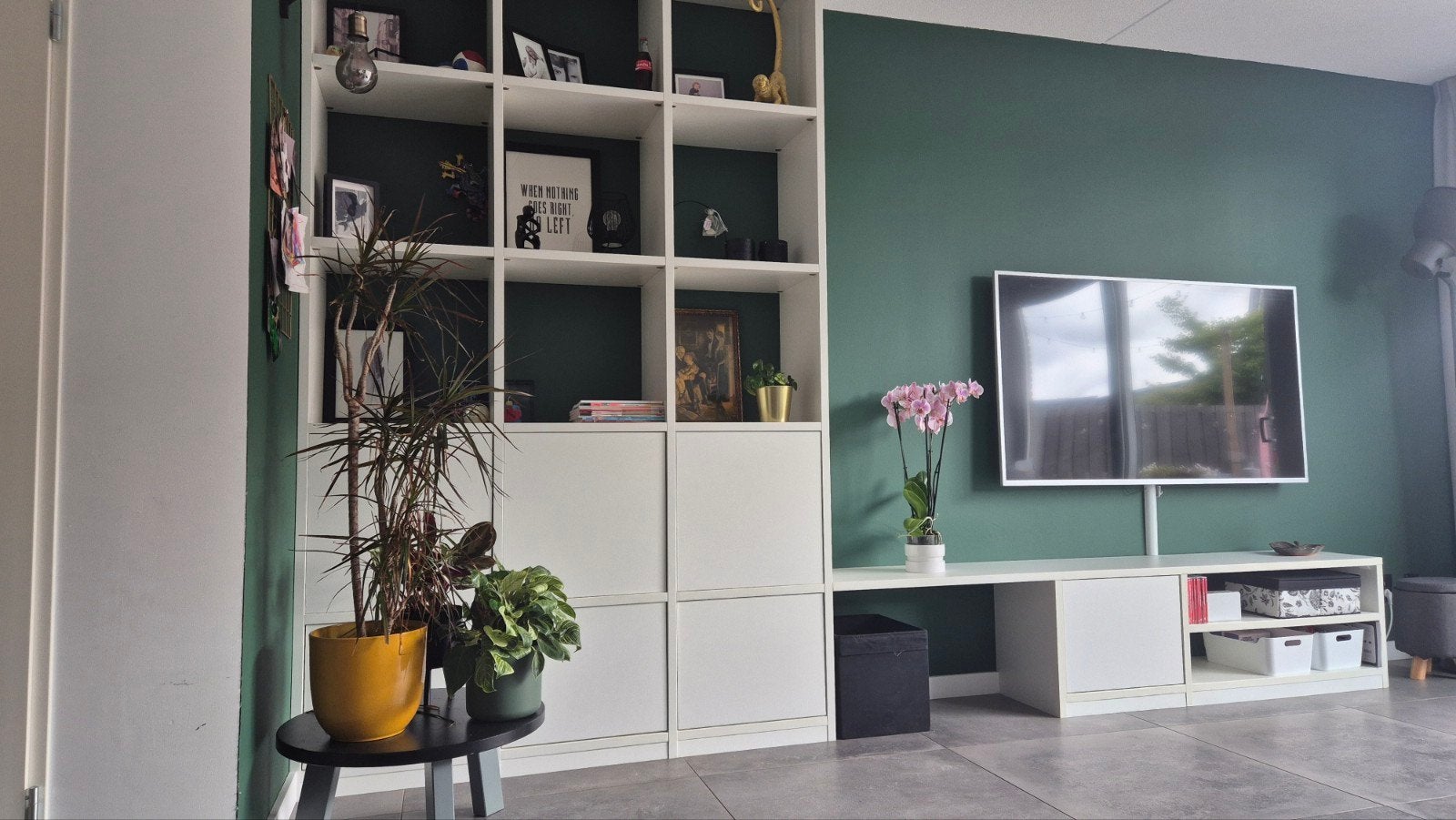 Witte TV-meubel en boekenkast combinatie, Ophalen, 25 tot 50 cm